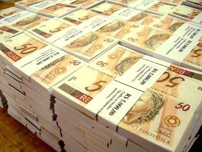Ameaça ao trabalhador - Fundo terá rombo de r$  7,2 bi este ano 