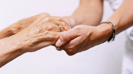 Câmara aprova projeto que dá prioridade especial às pessoas com mais de 80 anos