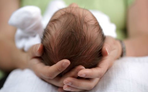 BEBÊ COM MICROCEFALIA AINDA NÃO RECEBE SALÁRIO GARANTIDO POR LEI.